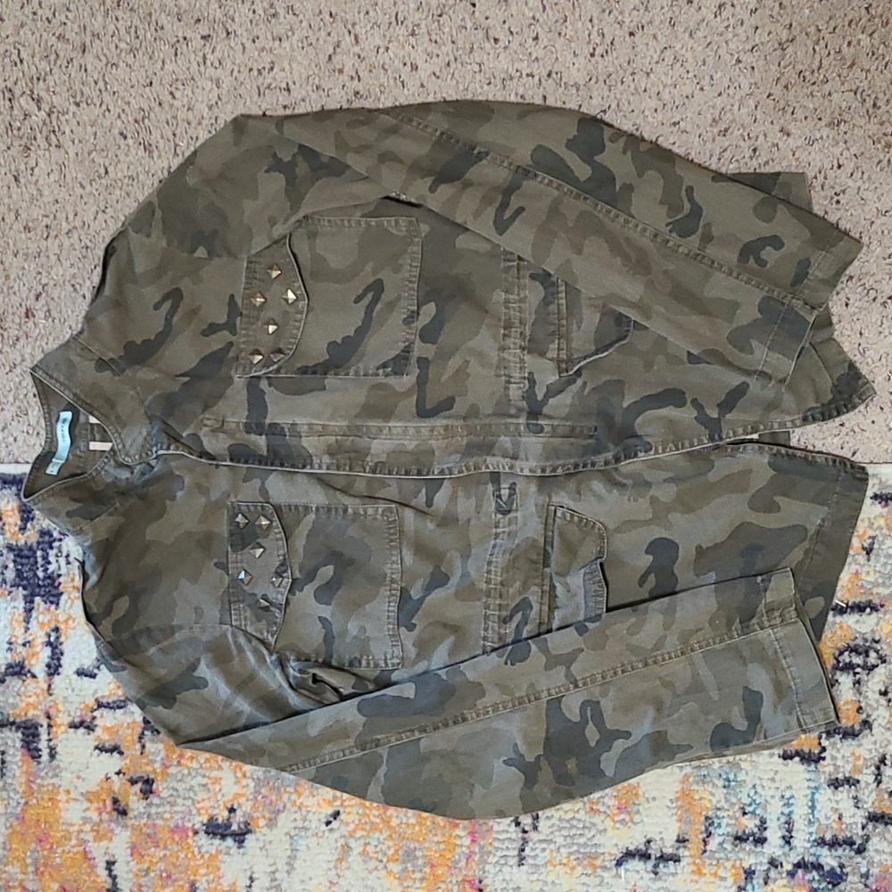 Camoflauge military field jacket